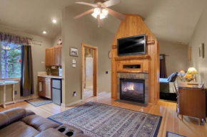 Pikes Peak Guest Cabin at Rocky Mountain Lodge